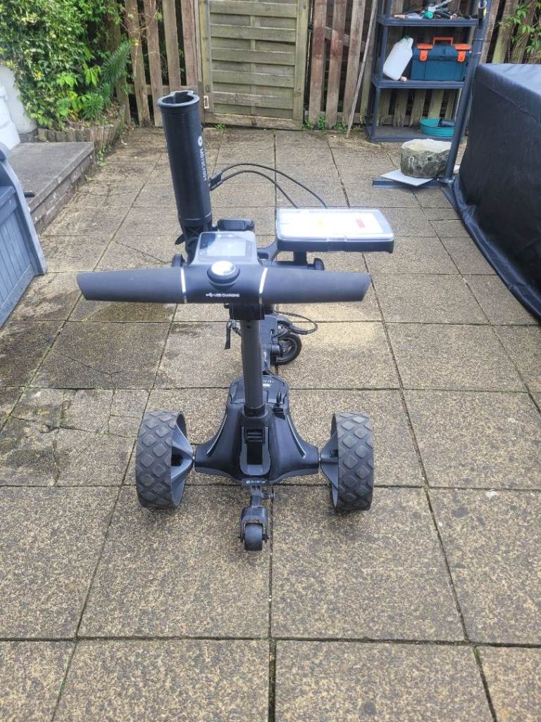 Motocaddy M7 Remote Control Golf Trolley – Excellent Condition