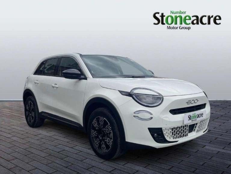 Fiat 600 600 1.2 136hp Hybrid Edct-6 Petrol/Electric Hybrid Automatic
