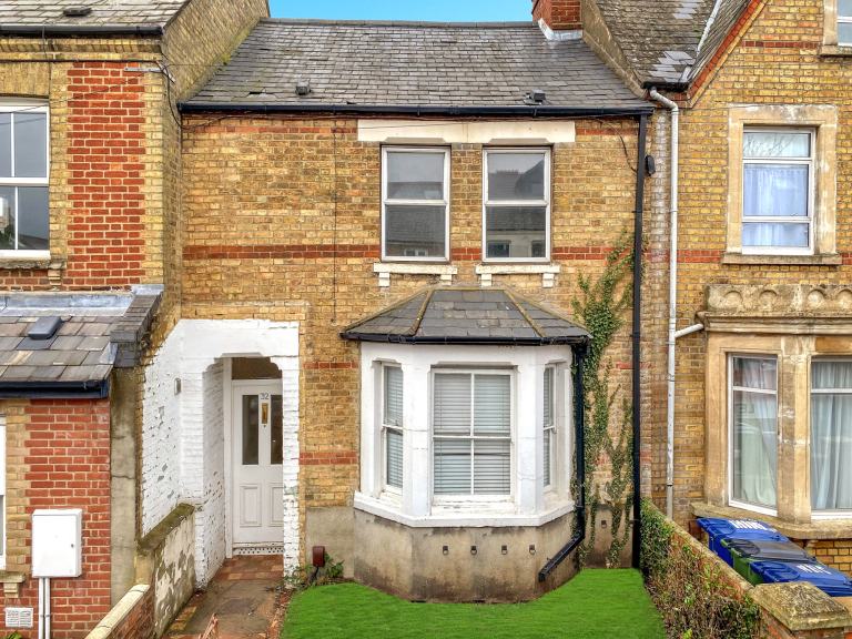 1 bedroom in Bullingdon Road, Oxford, OX4 Book Online - The Rent Guru {373}