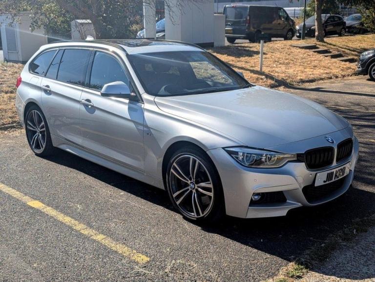 BMW 3 SERIES 330D M SPORT TOURING 2016 - PAN ROOF - HEAD UP DISPLAY -  A BEAUTY