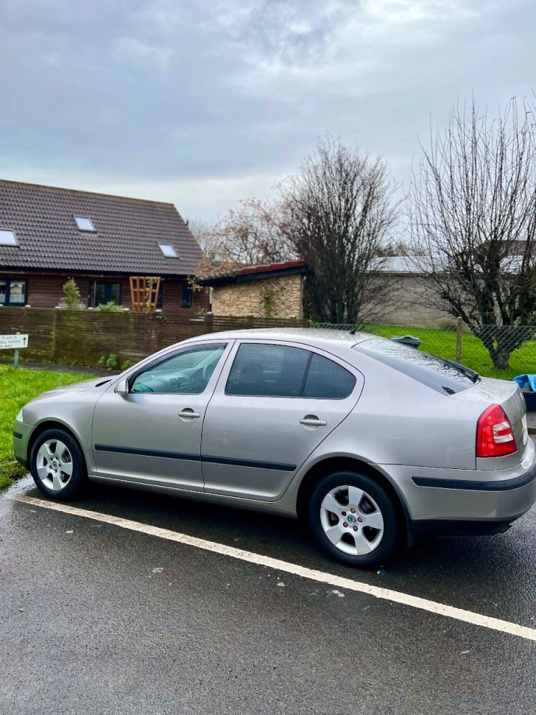 Skoda, OCTAVIA, AUTOMATIC 1.6FSIHatchback, 2006,-, 1598 (cc), 5 doors