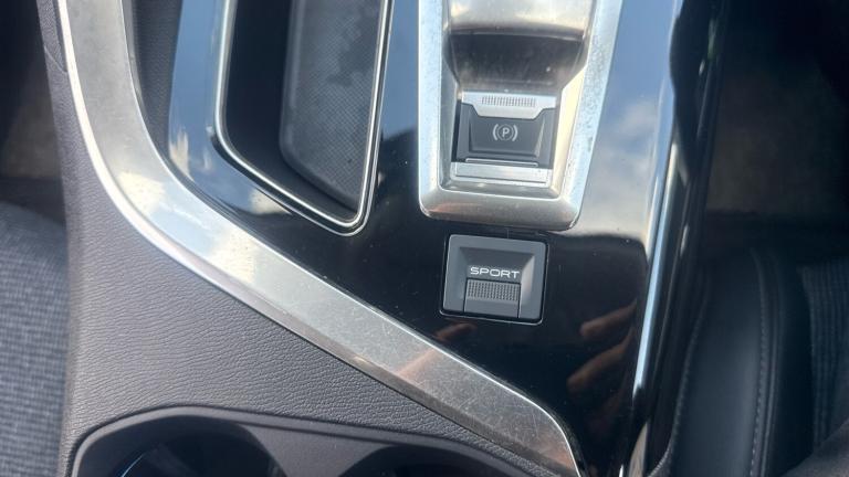 2019 Peugeot 3008 1.2 PureTech Allure EAT Euro 6 (s/s) 5dr SUV Petrol Automatic
