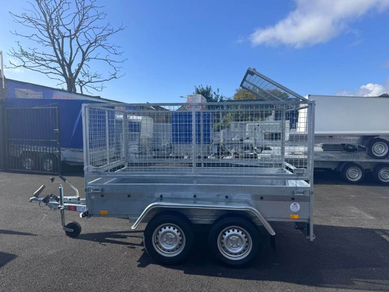 BRAND NEW 8,2ft x 4,3ft (BC752) TWIN AXLE MASTER TRAILER WITH 80CM MESH 1300KG