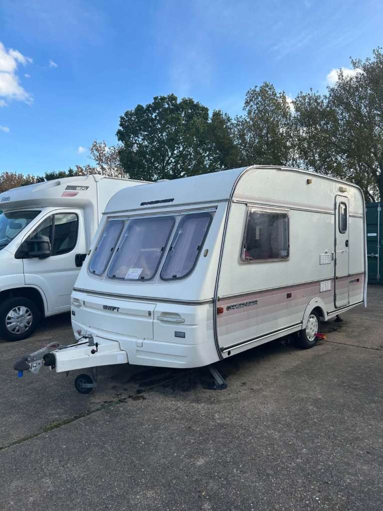 Swift | Challenger 1996 Caravan 2 Berth Fitted Motor Mover Excellent Condition For Year. 