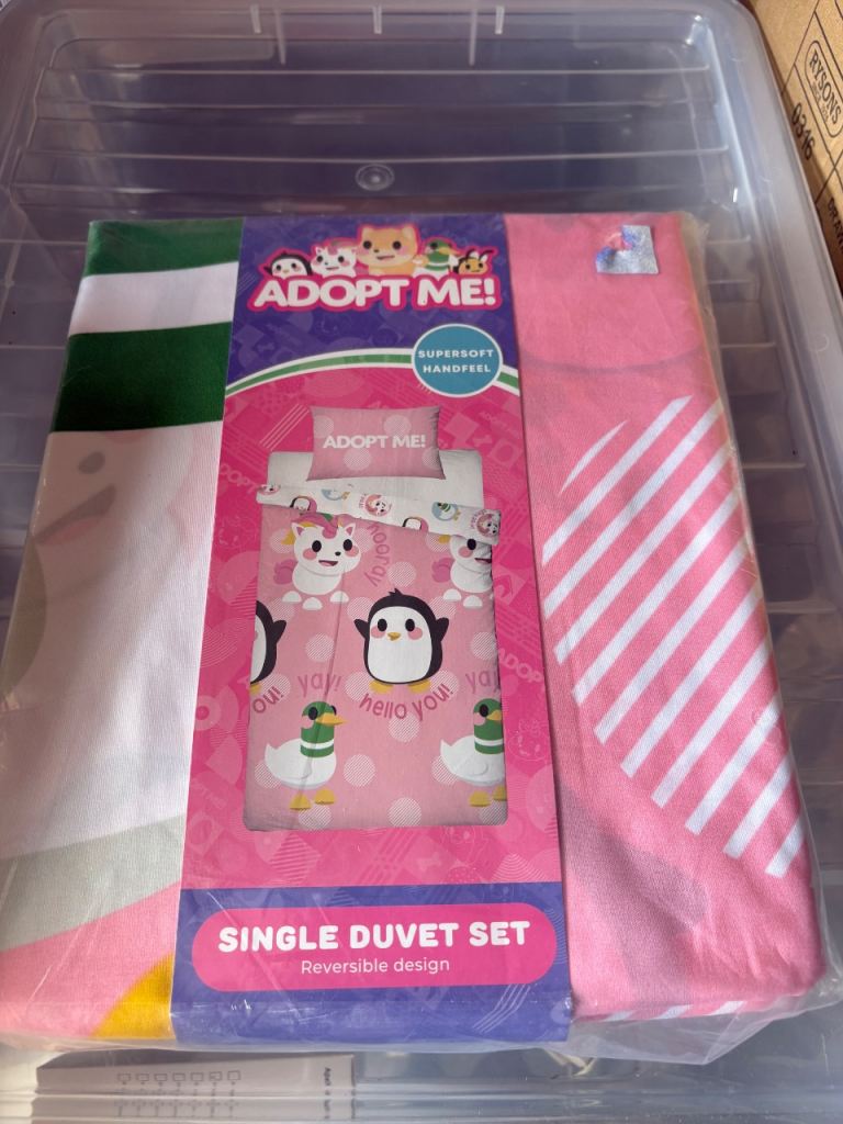 Adopt Me! Single Duvet Set – Pink, New