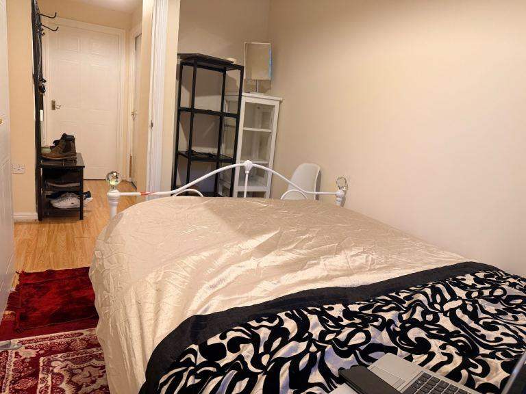 Spacious & Cosy double room for rent ME4 5NT