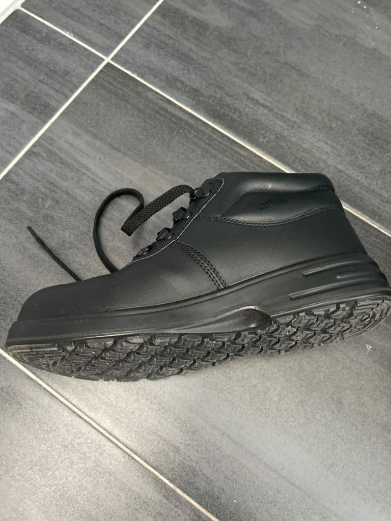 Arco essential S2 safety boots size 8