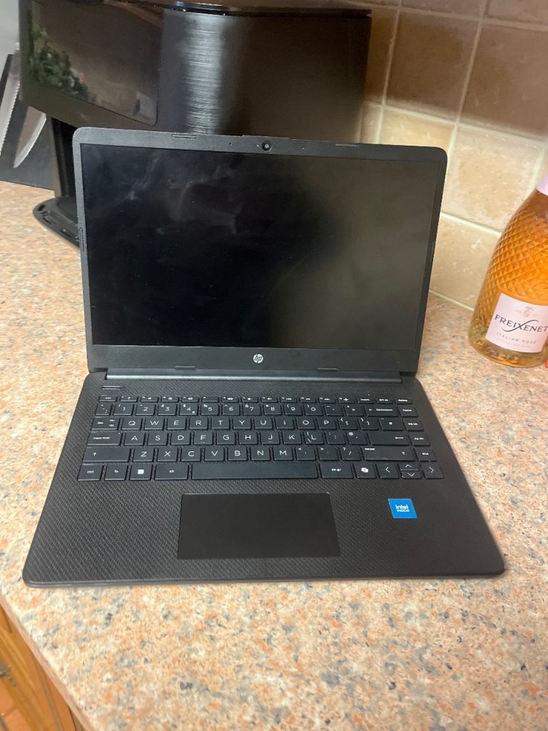 HP laptop 14s-dq3xxx