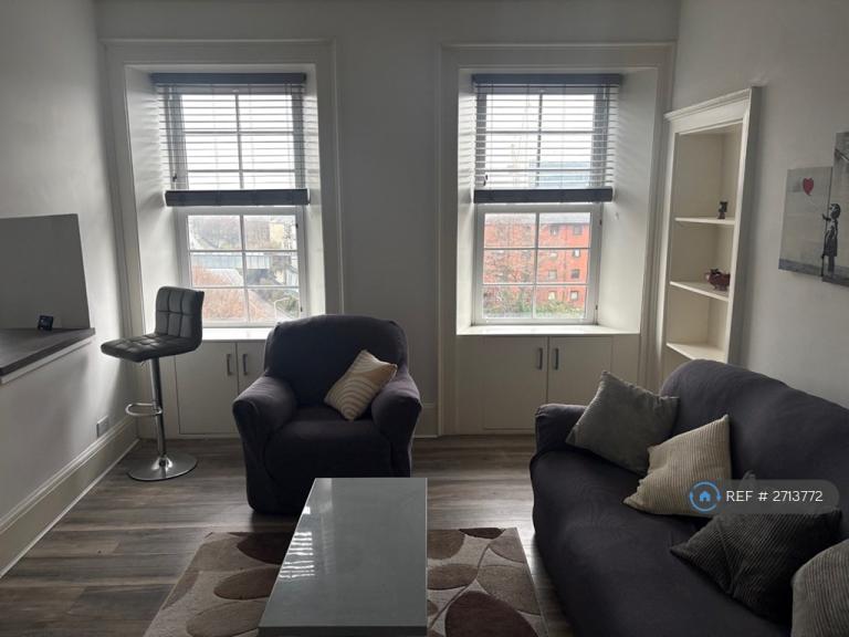 2 bedroom flat in Gardner's Crescent, Edinburgh, EH3 (2 bed) (#2713772)