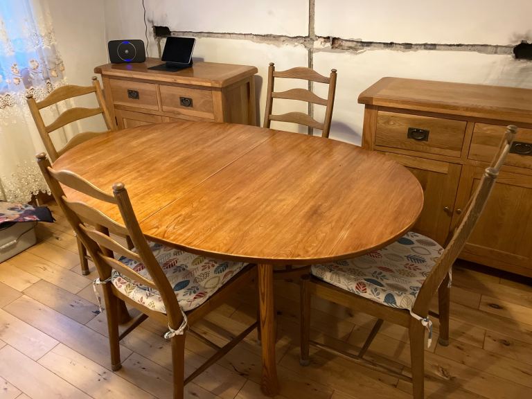 Dining table 