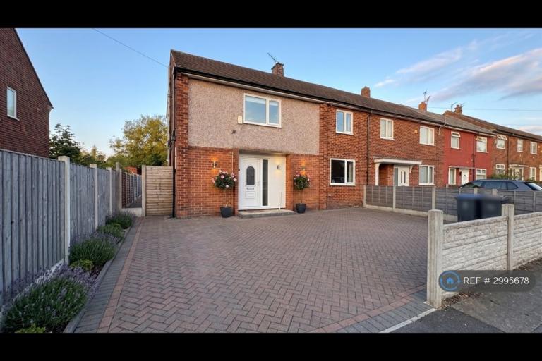 4 bedroom house in Greenwood Road, Manchester, M22 (4 bed) (#2995678)