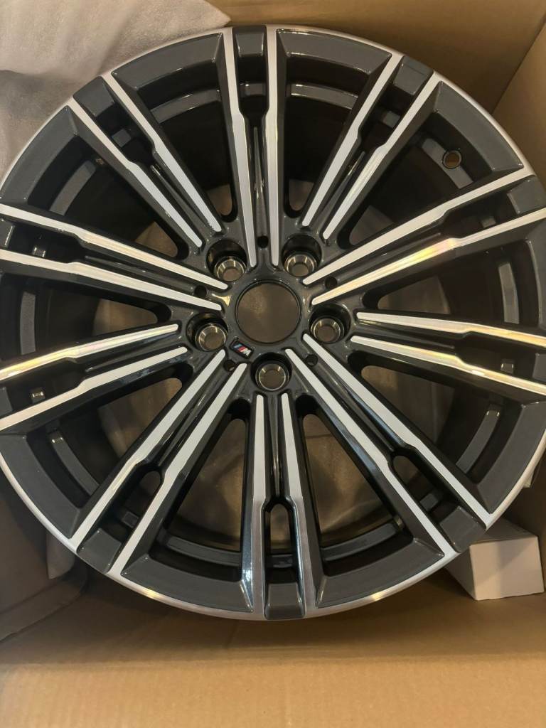 Genuine BMW 18” Alloy Wheels 790M – 2 Alloys + New Tyres 