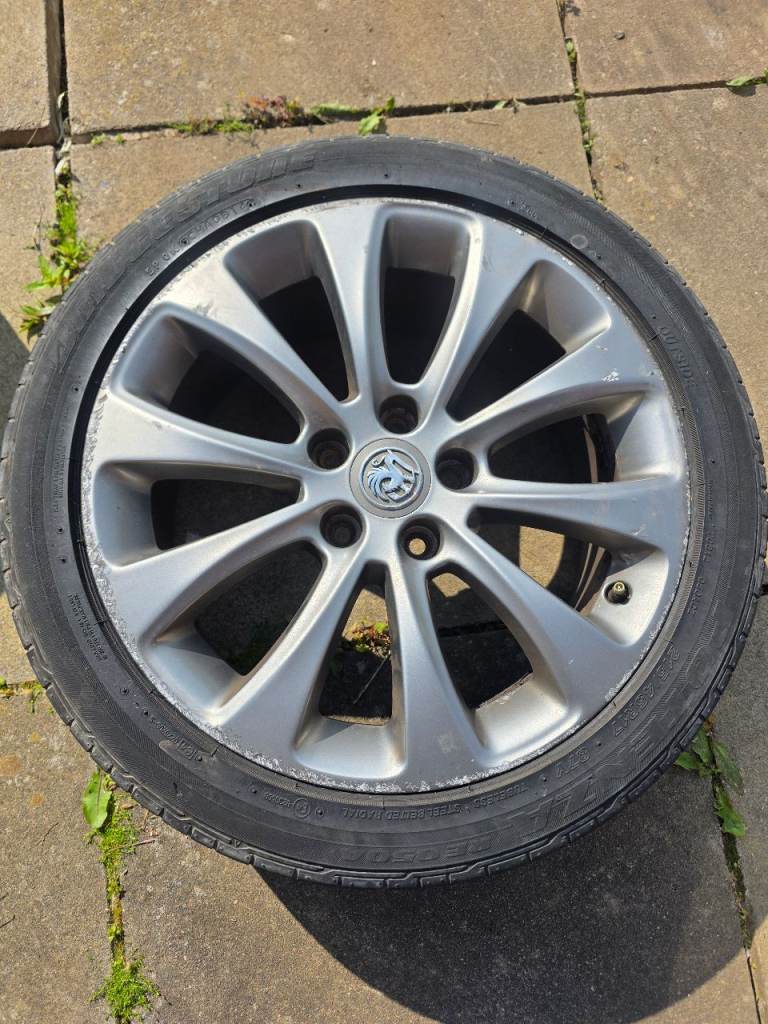 Astravan sportive alloy wheels 