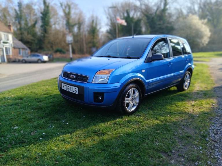 Ford fusion 1.6 automatic, full sevice history history.