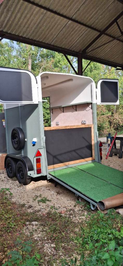 Newly converted horse box ready for any style of food and drinks event 