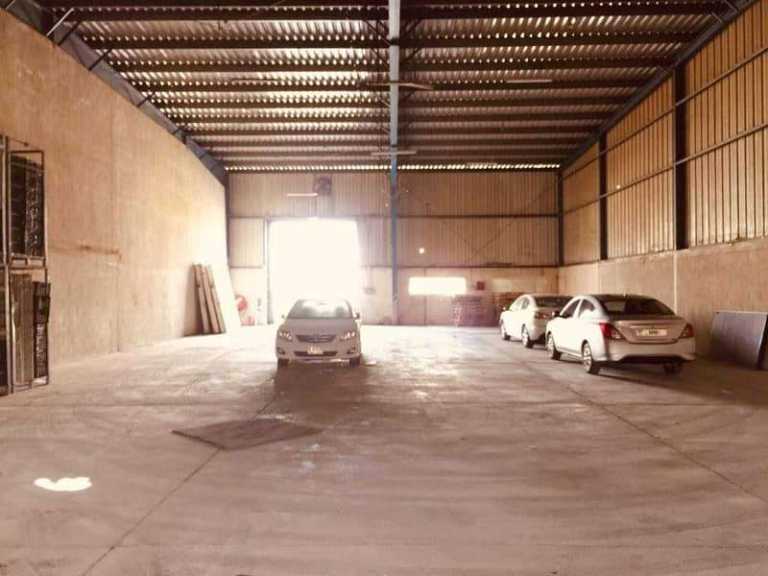 Spacious Warehouse available in Barking of 3500 sqft for £3000