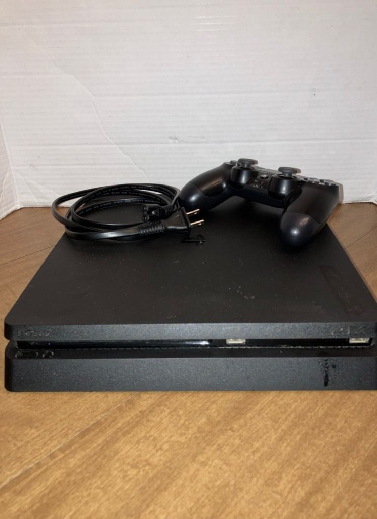 PS4 slim black