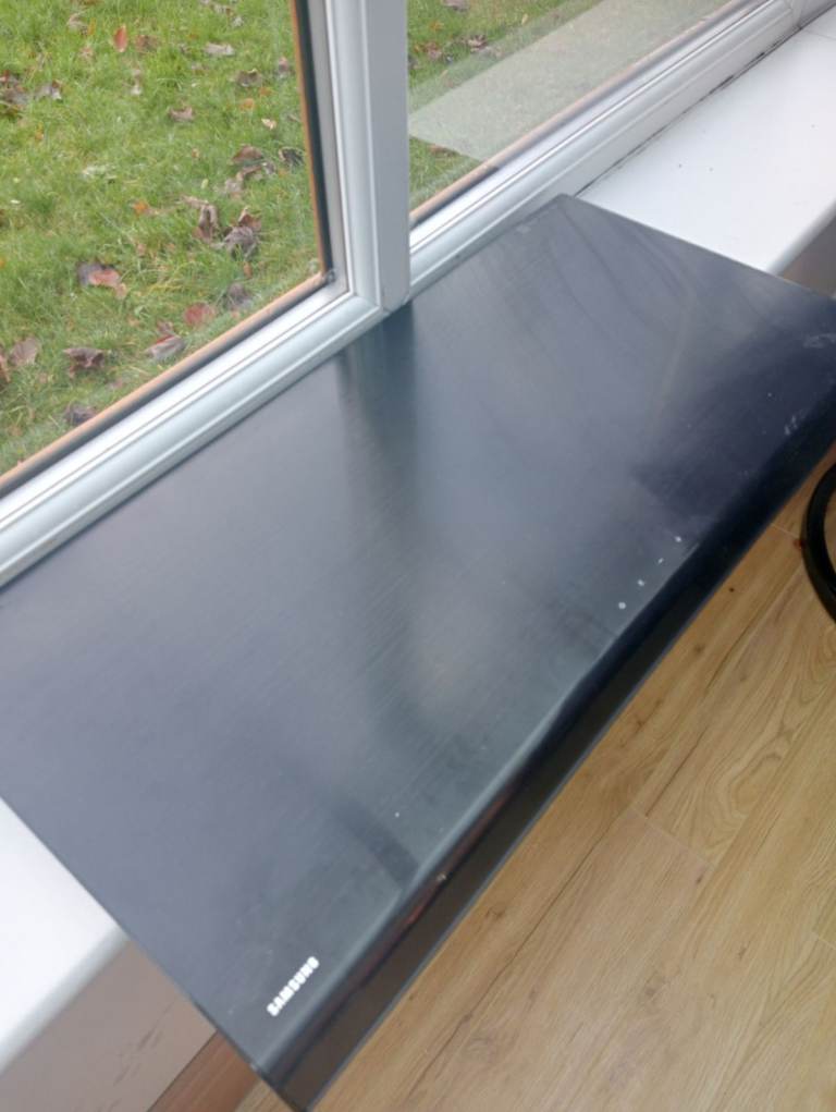 image for Samsung HW-H600 SOUND BAR brushed black 80W output with built-in subwoofers.