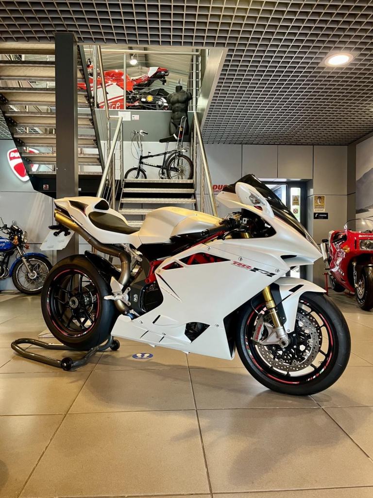 MV AGUSTA F4 1000 CORSACORTA EDITION - 213 MILES ONLY - FULL TITANIUM EXHAUST