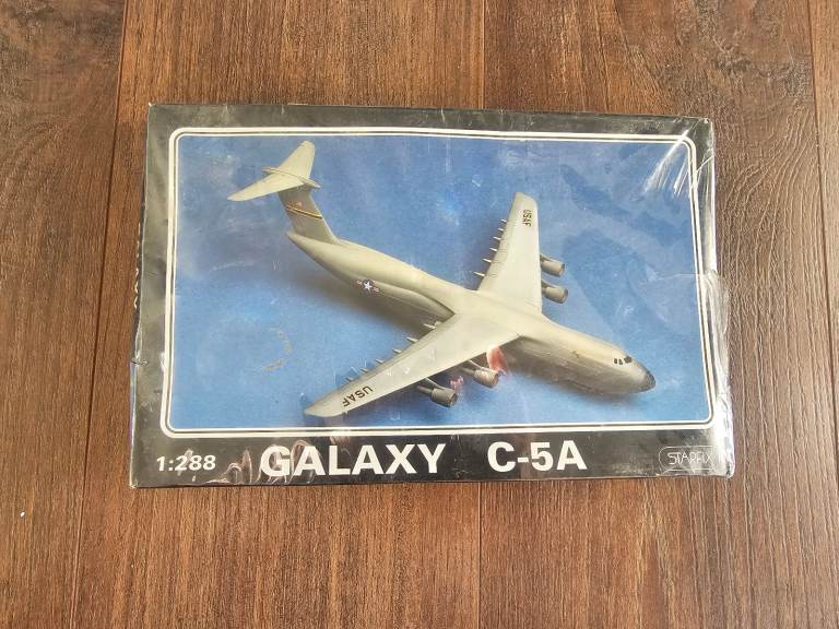 Starfix Galaxy C-5A 1:288 scale model construction kit