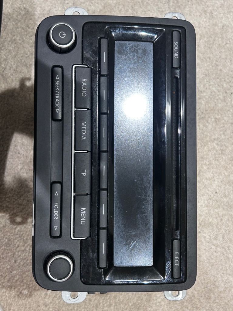 2011 VW OEM stereo system 