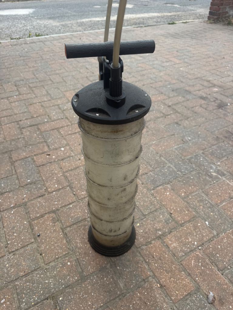 Manual Fluid Extractor Pump – Good Condition