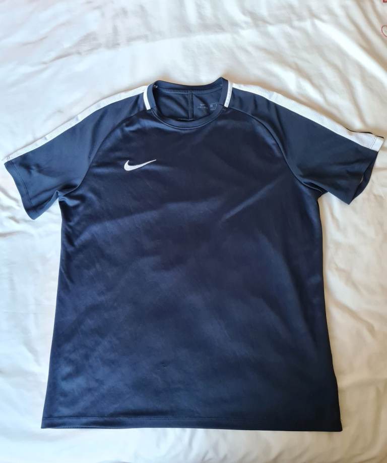 Nike  Dri-Fit    T  shirt 