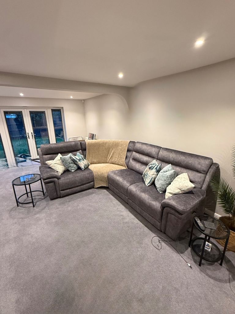 Recliner sofa