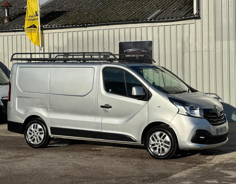  Renault Trafic 1.6 dCi 27 Sport Nav SWB Standard Roof Euro 6 5dr Diesel Manual