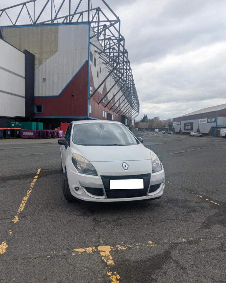 Renault Scenic Auto 1.5 dCi Dynamique TomTom EDC Euro 5 5dr 2012