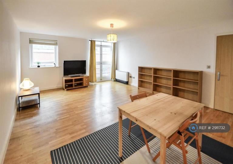 2 bedroom flat in Lexington Place, Nottingham, NG1 (2 bed) (#2911732)