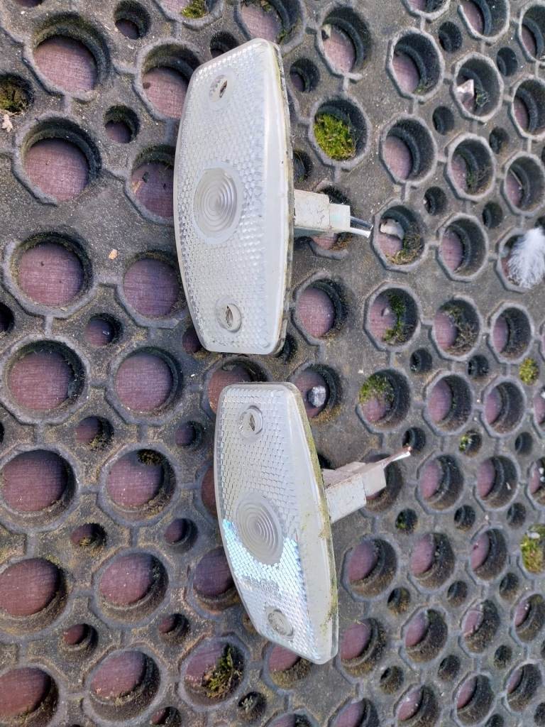 Caravan front marker lights 