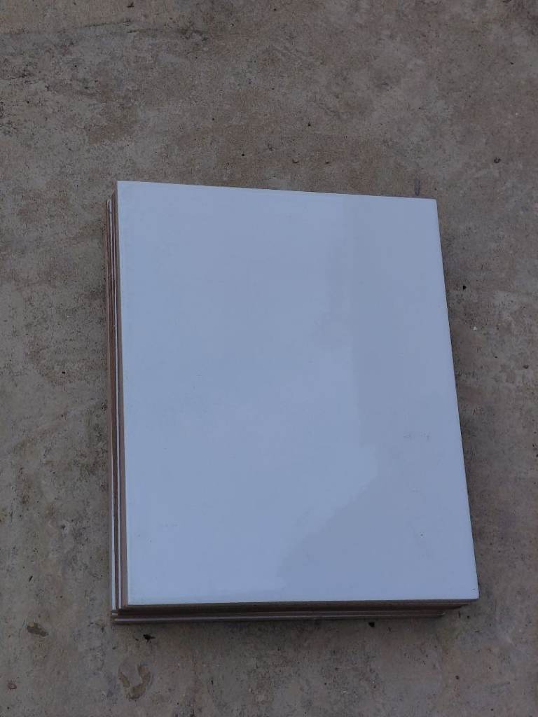 White Ceramic Tiles 20x25cm (NewNotUsed) 