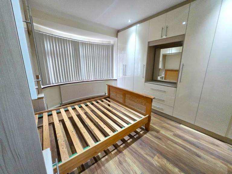 Beautiful House to Rent in TW15 3