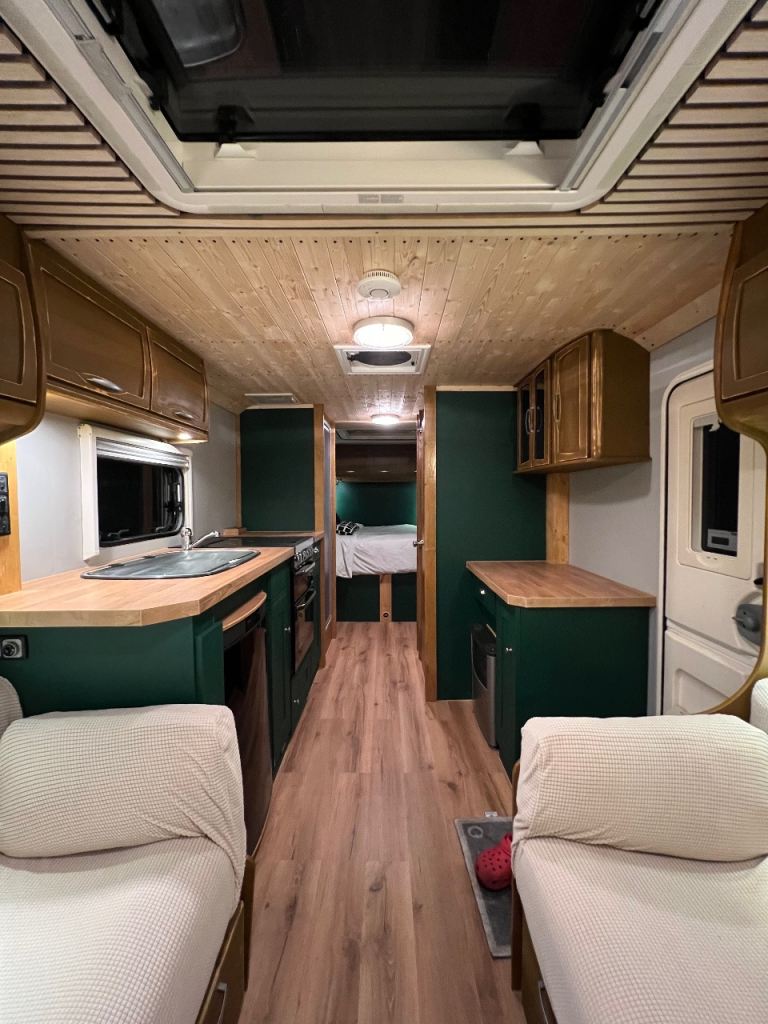 Stylish Renovated Lunar Delta – Twin Axle, Spacious 4 Berth with Modern Interior
