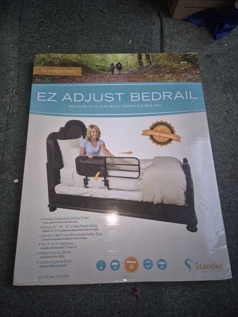 Adjustable bed guard with box 
