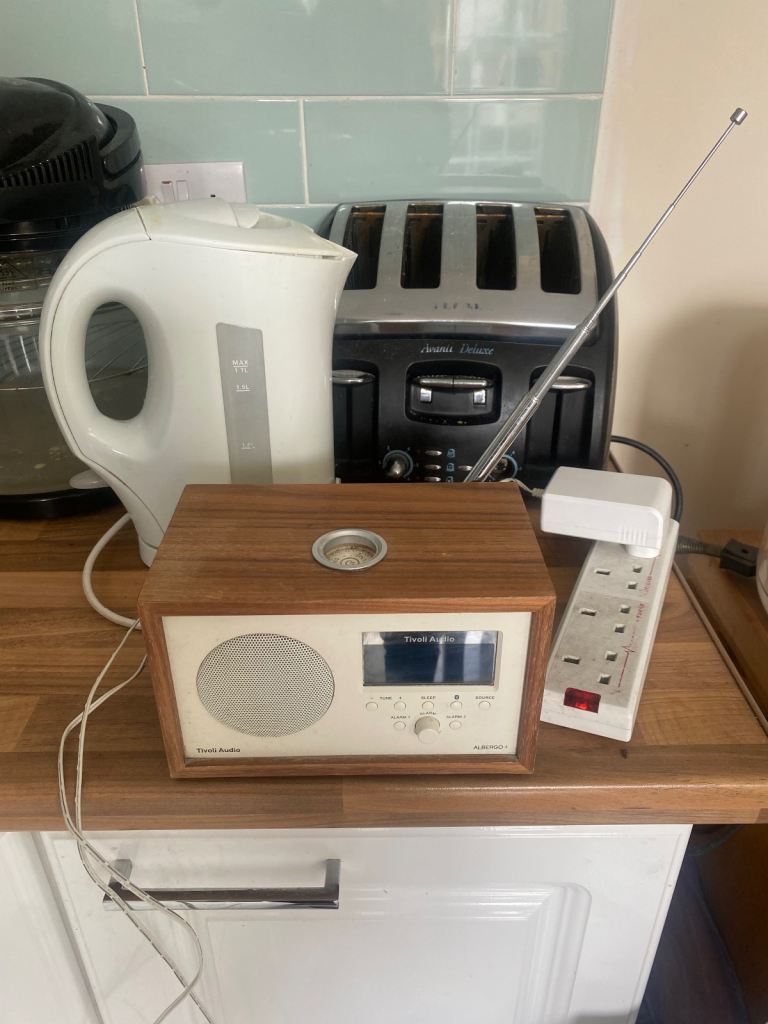 Tivoli Audio Albergo+ Digital Radio - Wood Finish
