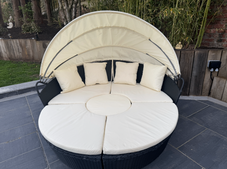 Luxury Canopy Sun Island 180cm Lounger With Cover - Black