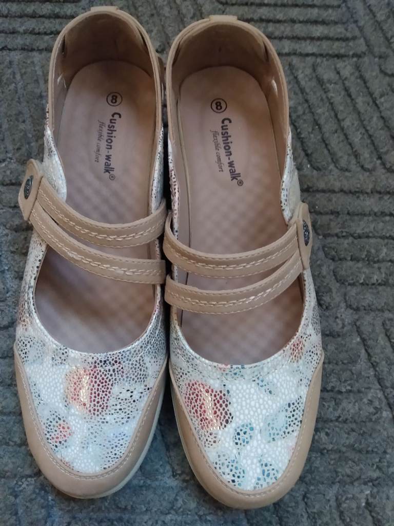 LADIES NEW CUSHION WALK SHOES 