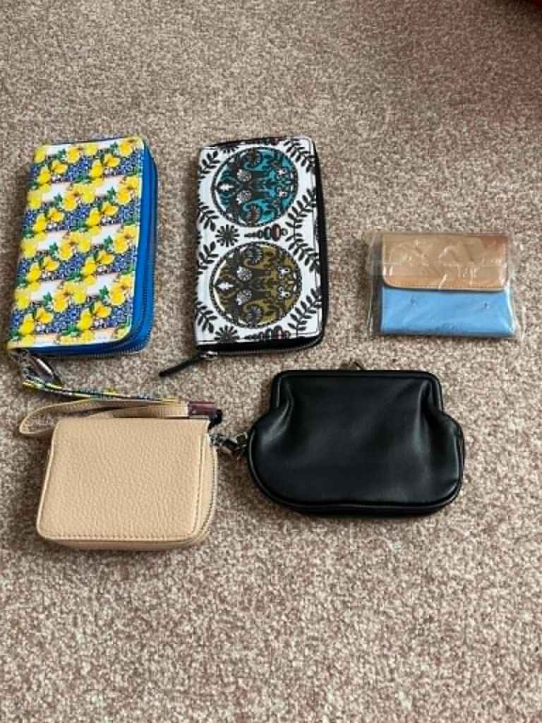 5 NEW Purses