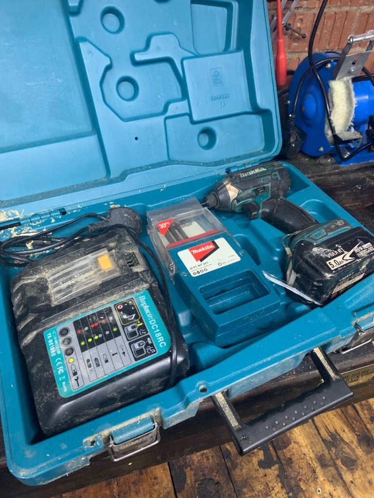 Makita 18v excellent condition full accessories 