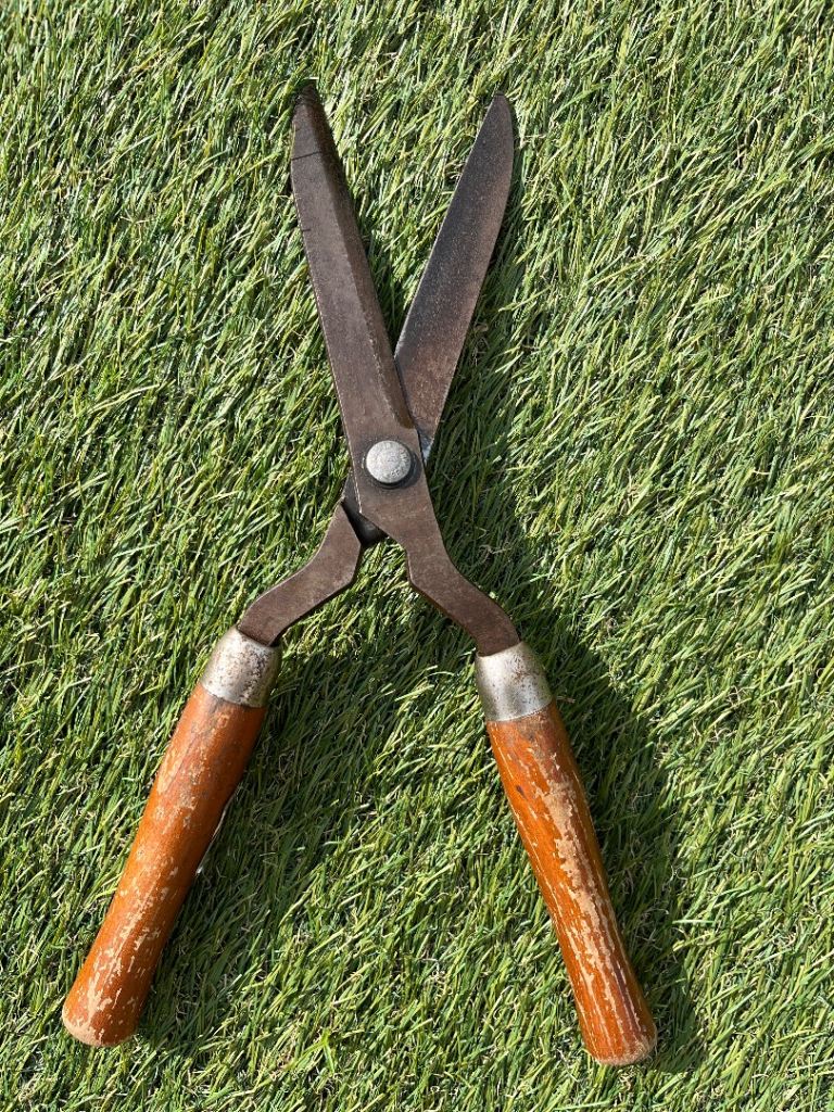 Antique garden clippers