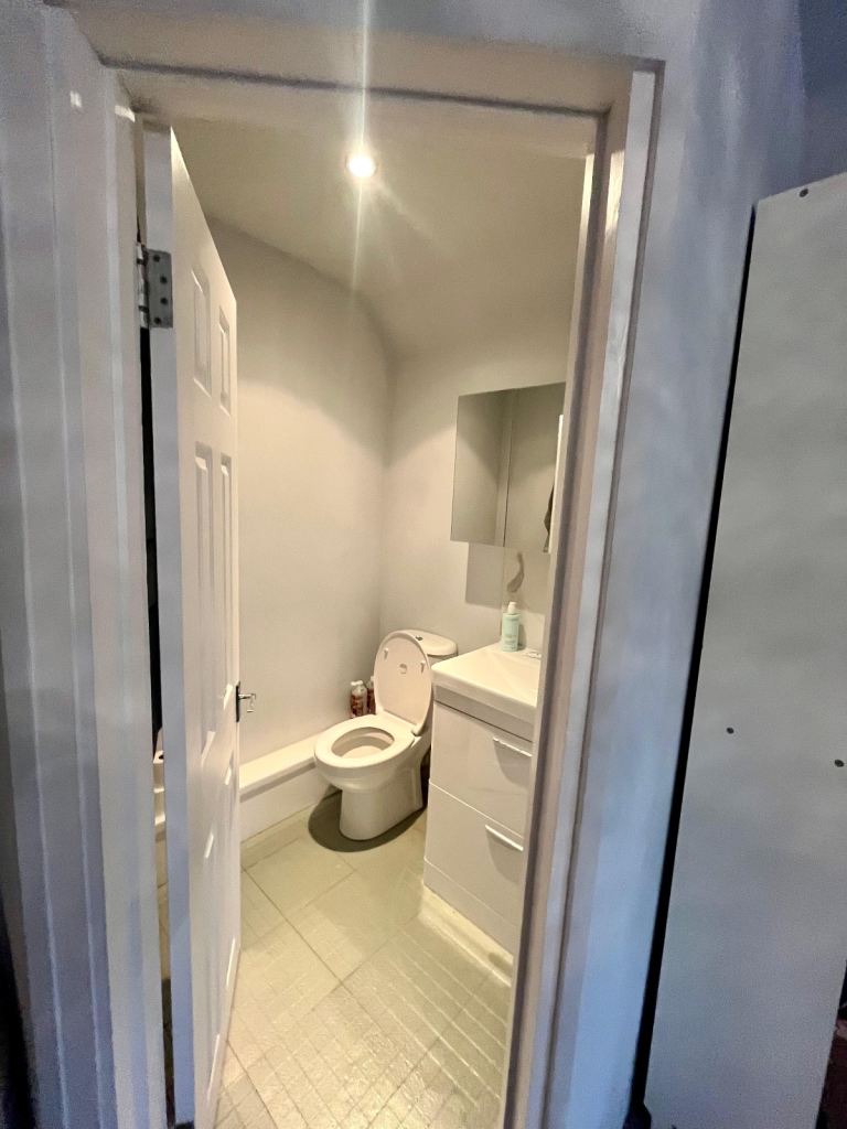 Rent 5 Bedroom House - Totman’s Road, Cuffley EN6