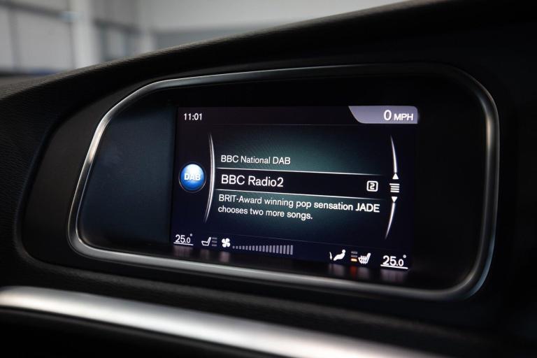 2019 Volvo V40 D2 [122] R DESIGN Edition 5dr Geartronic HATCHBACK DIESEL Automatic