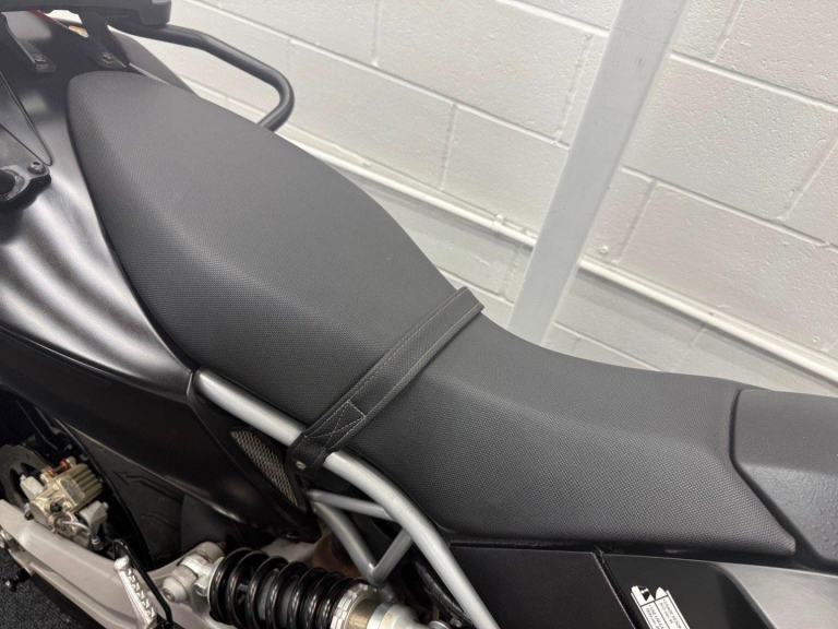 APRILIA DORSODURO 750 ** LOW MILEAGE - JUNE 2026 MOT **