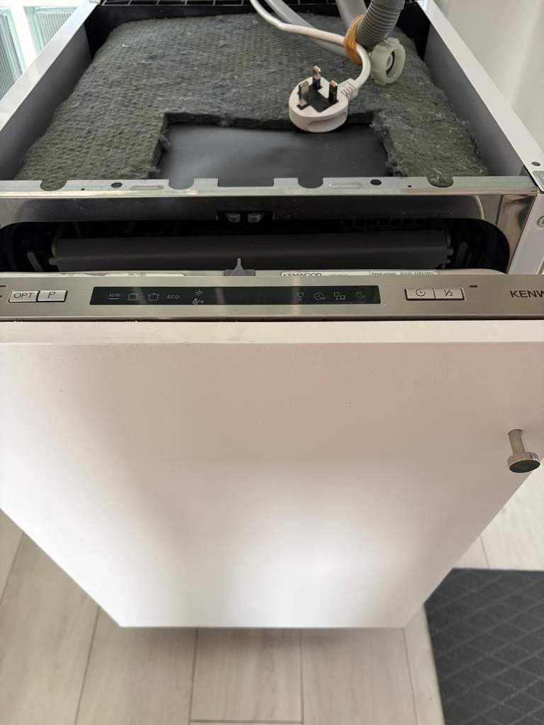 Integrated slimline dishwasher