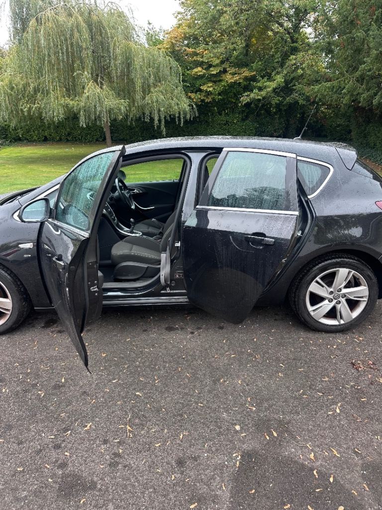 Vauxhall, ASTRA, Hatchback, 2012, Manual, 1598 (cc), 5 doors
