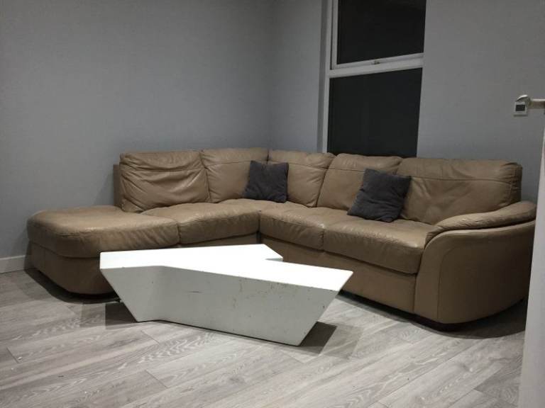 Double Bedroom in a Shared House, Thirlestane Road, NN4 (Ensuite & Underfloor Heating)