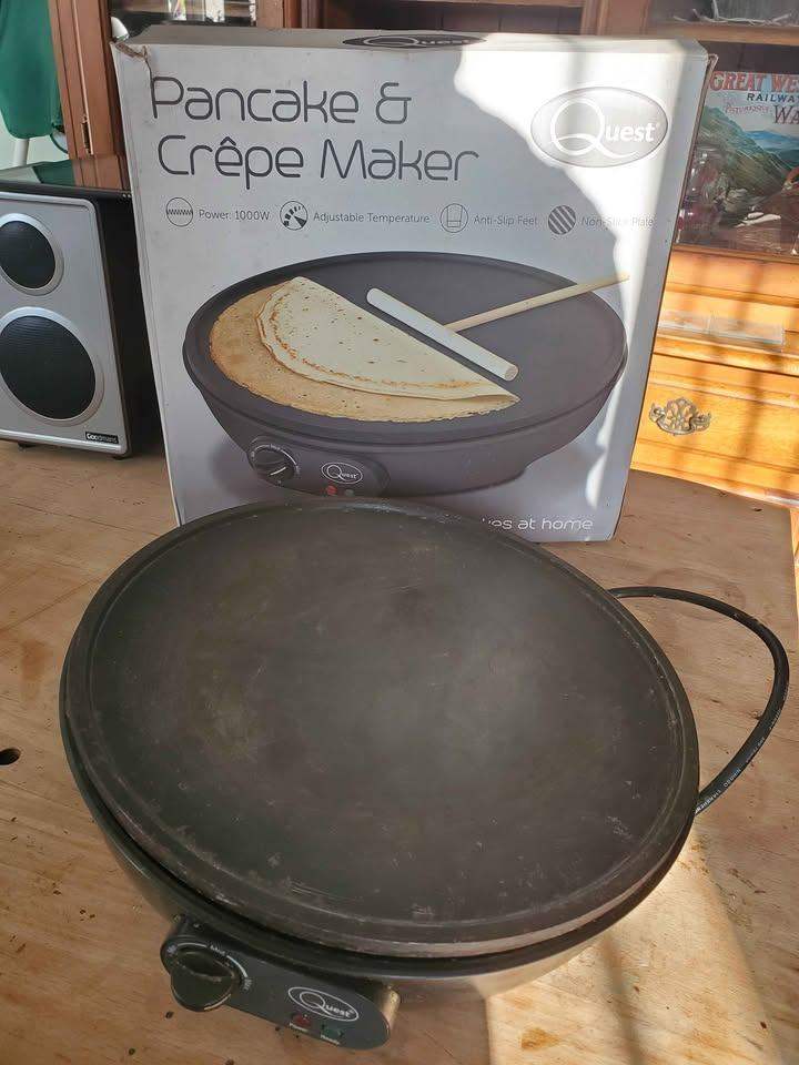 QUEST 35540 Pancake & Crepe Maker - Black
