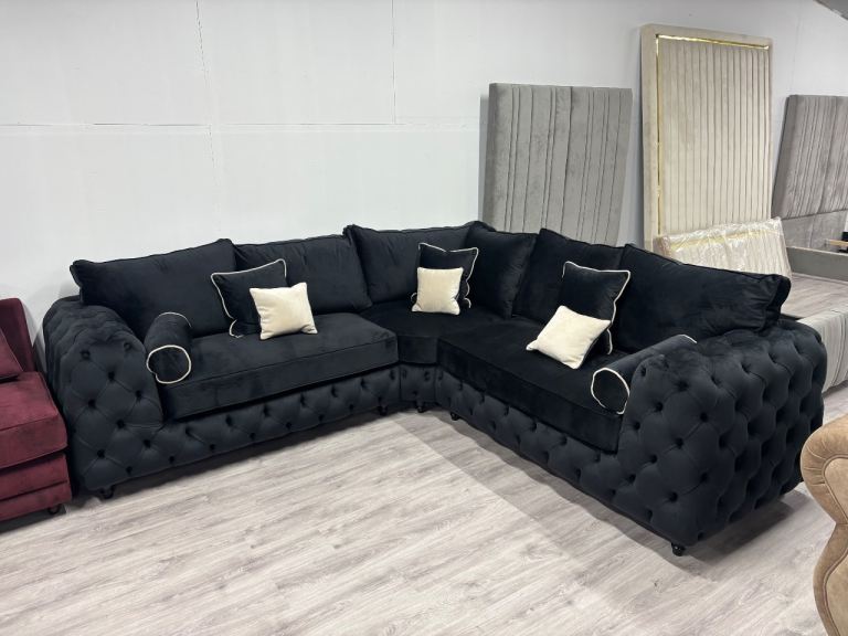 THE BLACK DIAMOND – Luxury Chesterfield Corner Sofa | Massive Savings
